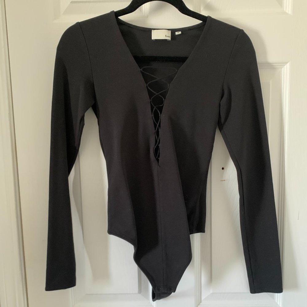 Wilfred Aritzia Free Mayowa Black Lace Up Bodysuit, Size Medium - Picture 6 of 12